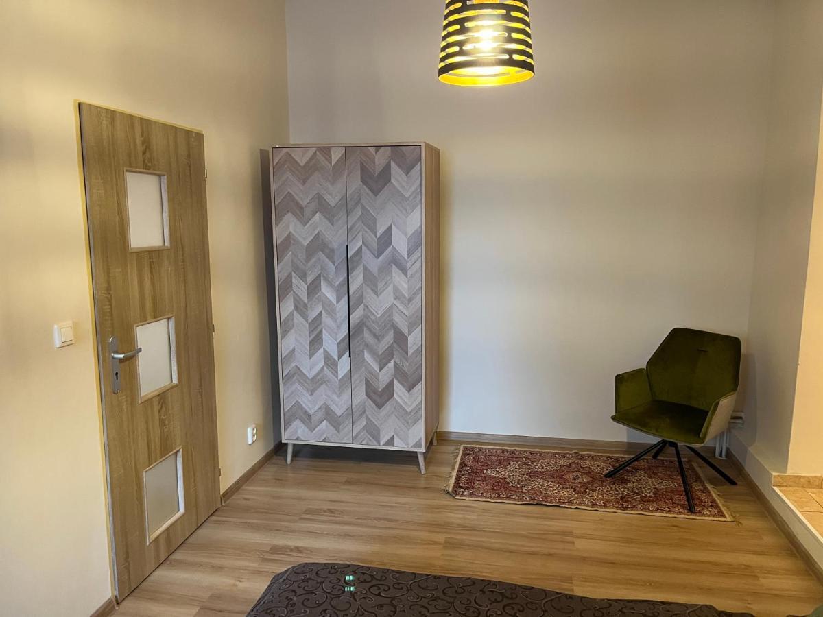 M&M Apartment, Free Parking カルロヴィ・ヴァリ エクステリア 写真